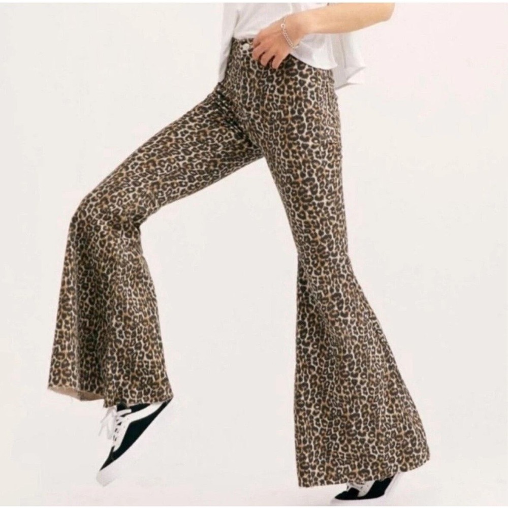 Free People We The Free Just Float On Leopard Flare Jeans Animal Print Size 26